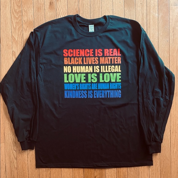 Brand new unisex tee!!!! - Picture 4 of 6